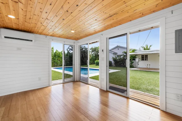 $6,500 | 359 Ellamar Road, West Palm Beach, FL 33405