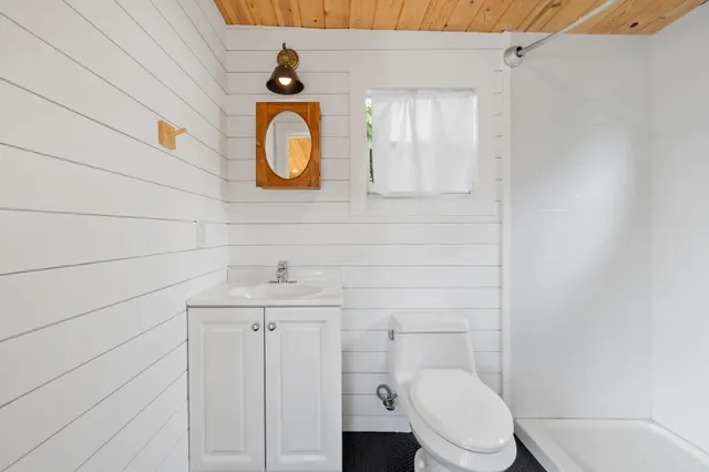 $6,500 | 359 Ellamar Road, West Palm Beach, FL 33405