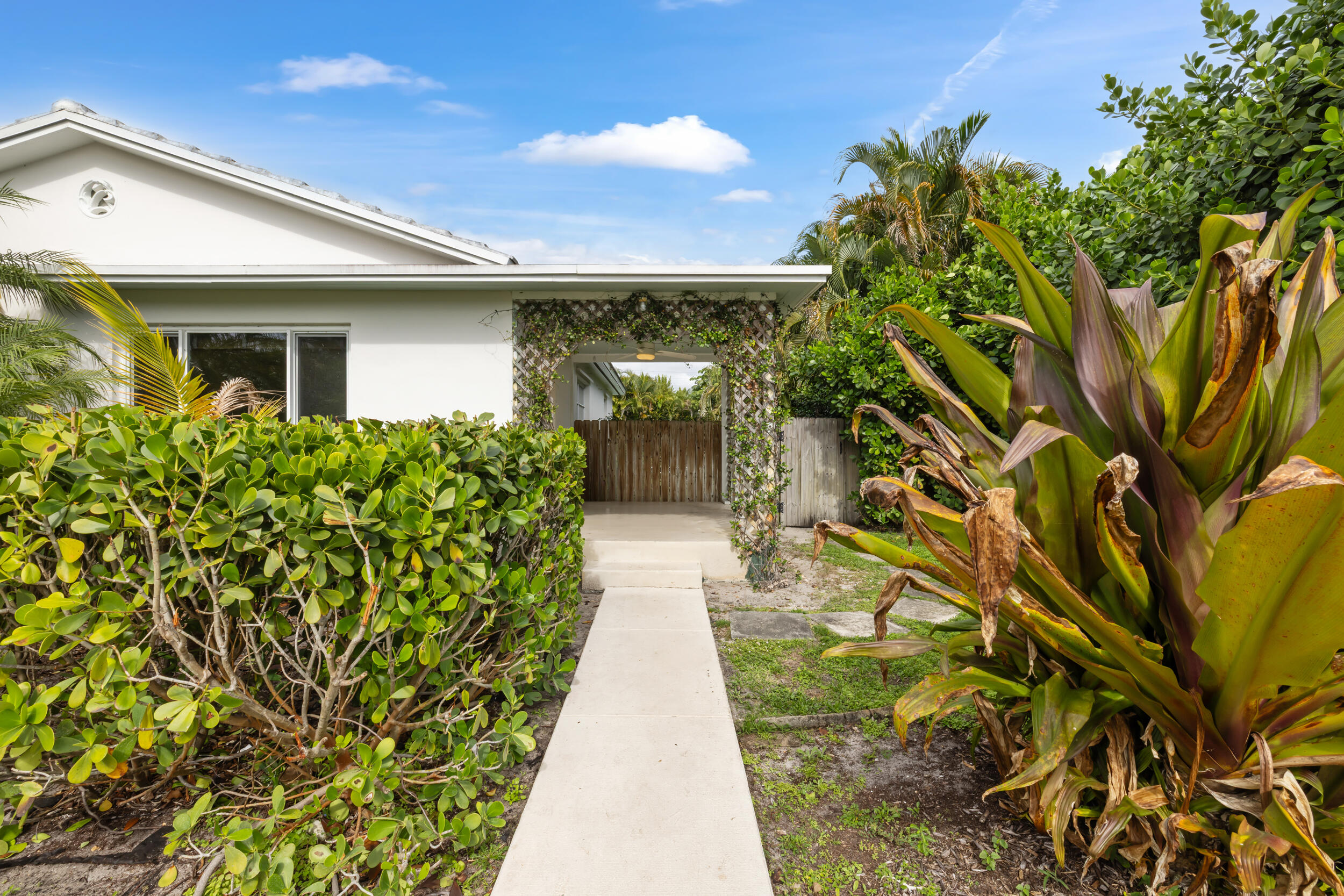 359 Ellamar Road West Palm Beach, FL 33405 - Photo 3 of 25 6_et6a5842