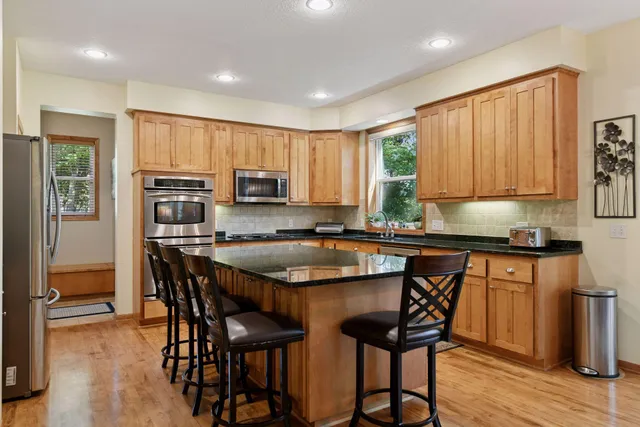 $949,900 | 7423 Tristan Knoll, Victoria, MN 55331