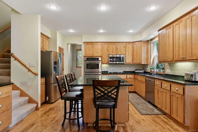 $949,900 | 7423 Tristan Knoll, Victoria, MN 55331