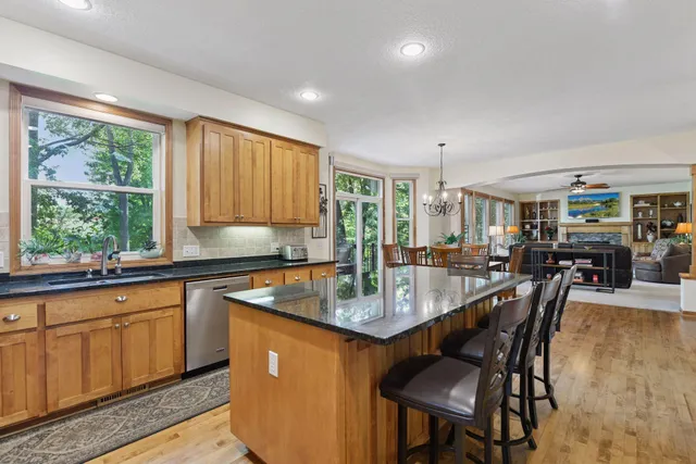 $949,900 | 7423 Tristan Knoll, Victoria, MN 55331