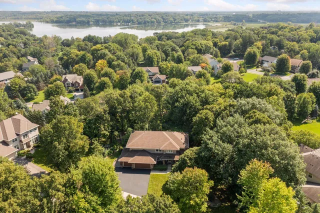 $949,900 | 7423 Tristan Knoll, Victoria, MN 55331