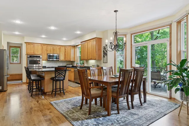 $949,900 | 7423 Tristan Knoll, Victoria, MN 55331