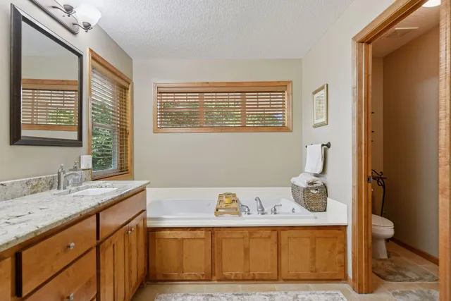 $949,900 | 7423 Tristan Knoll, Victoria, MN 55331