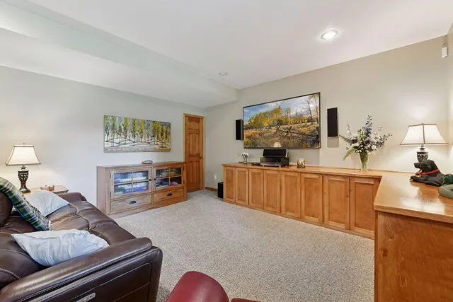 $949,900 | 7423 Tristan Knoll, Victoria, MN 55331