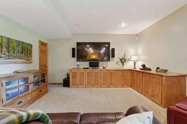 $949,900 | 7423 Tristan Knoll, Victoria, MN 55331