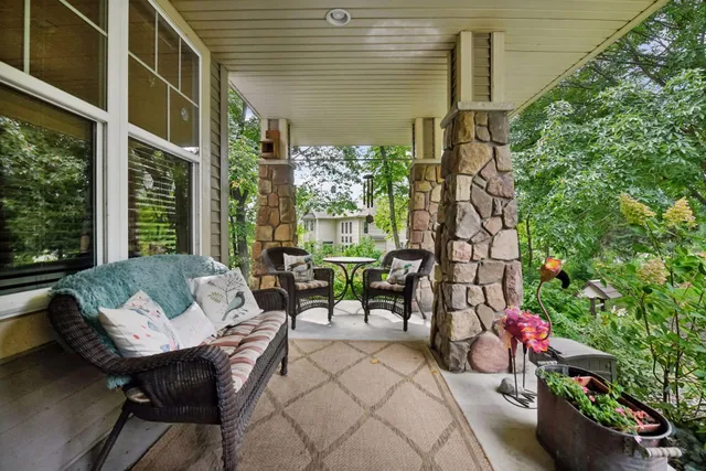 $949,900 | 7423 Tristan Knoll, Victoria, MN 55331