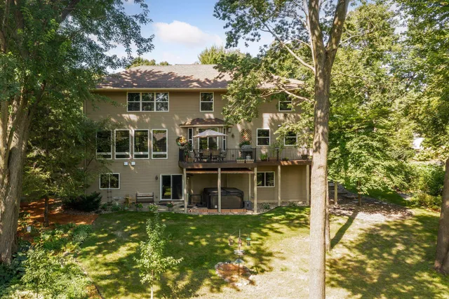 $949,900 | 7423 Tristan Knoll, Victoria, MN 55331