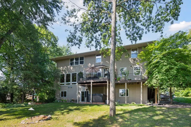 $949,900 | 7423 Tristan Knoll, Victoria, MN 55331