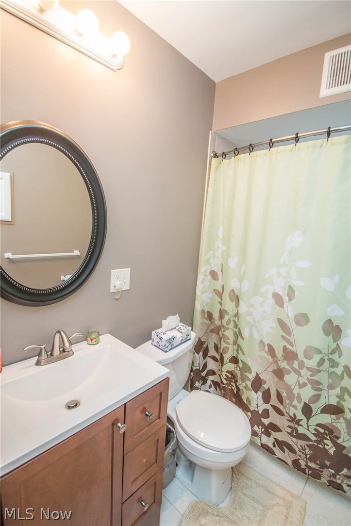 11160 Snow Road Parma, OH 44130 - Photo 23 of 34