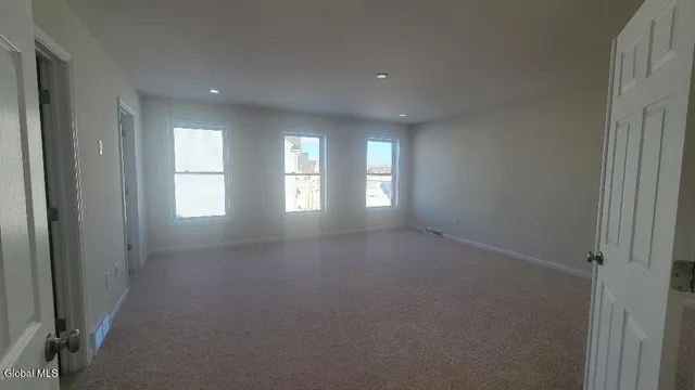 $739,600 | 7 Jack Drive, Halfmoon, NY 12065