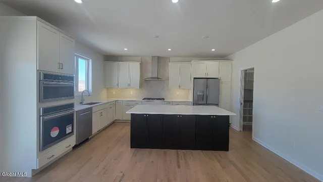 $739,600 | 7 Jack Drive, Halfmoon, NY 12065