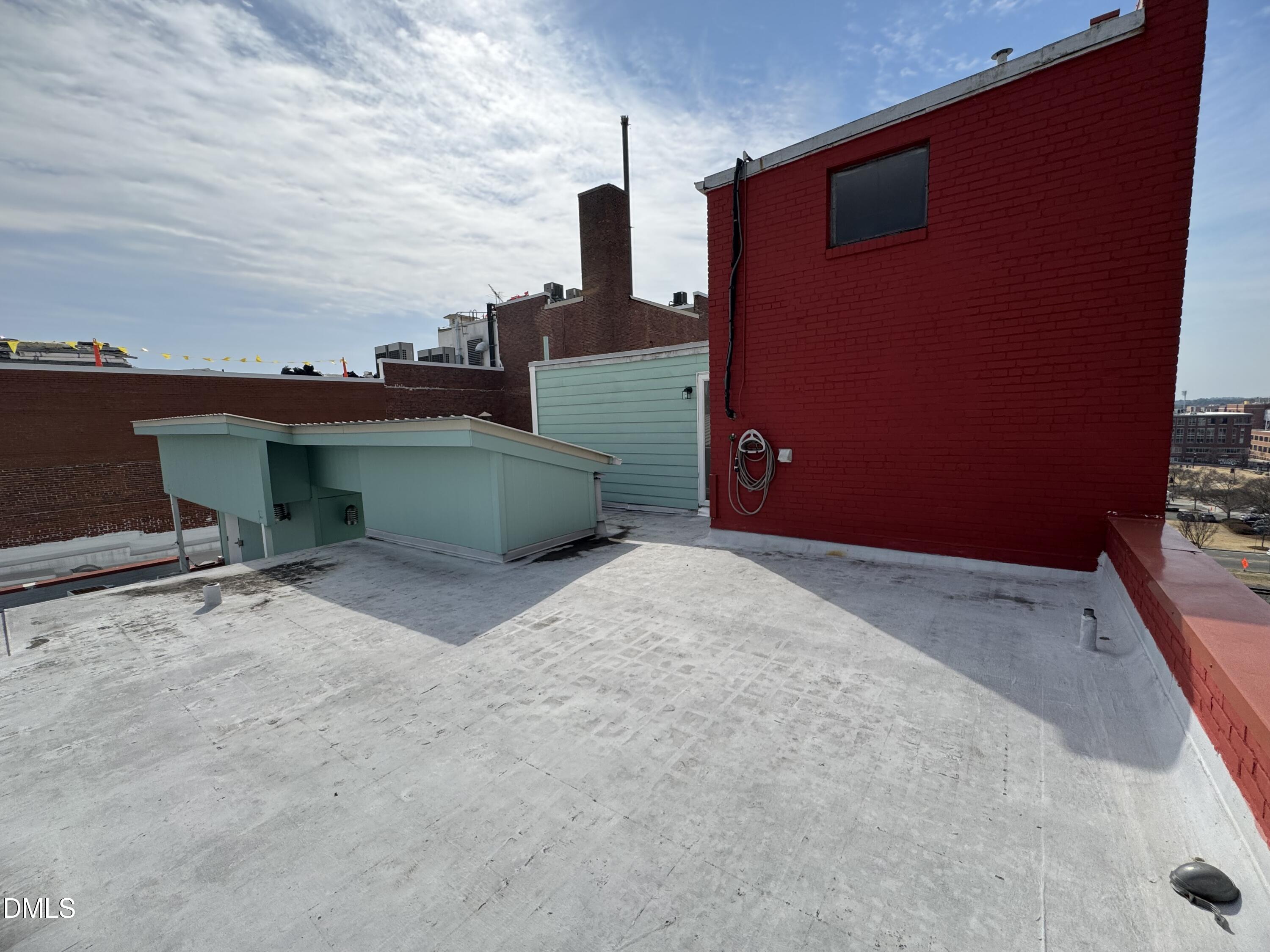 109 West Main Street, Unit 402 Durham, NC 27701 - Photo 18 of 19 a view of a terrace