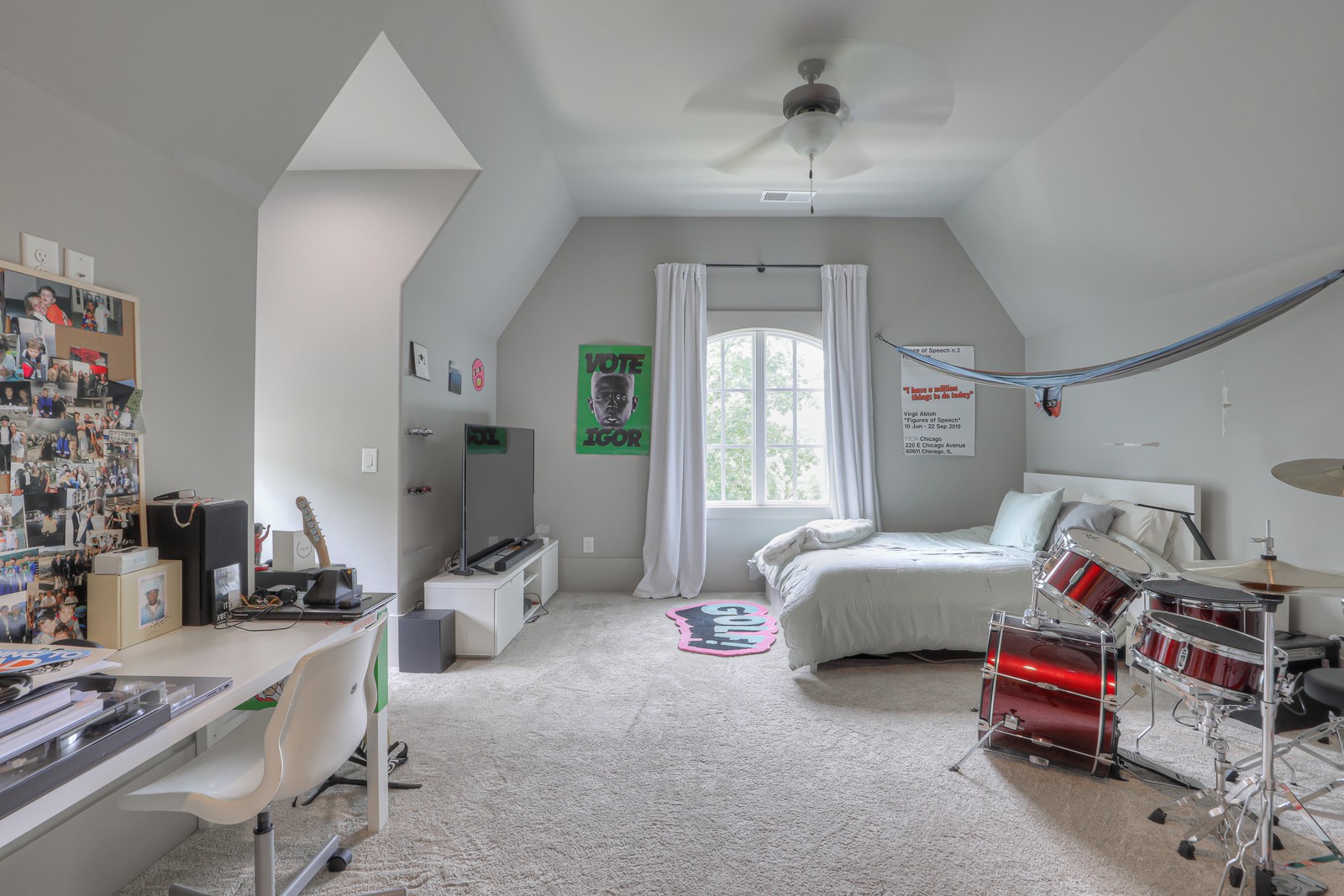 4554 Peytonsville Road Franklin, TN 37064 - Photo 19 of 29 a bedroom with furniture and a chandelier