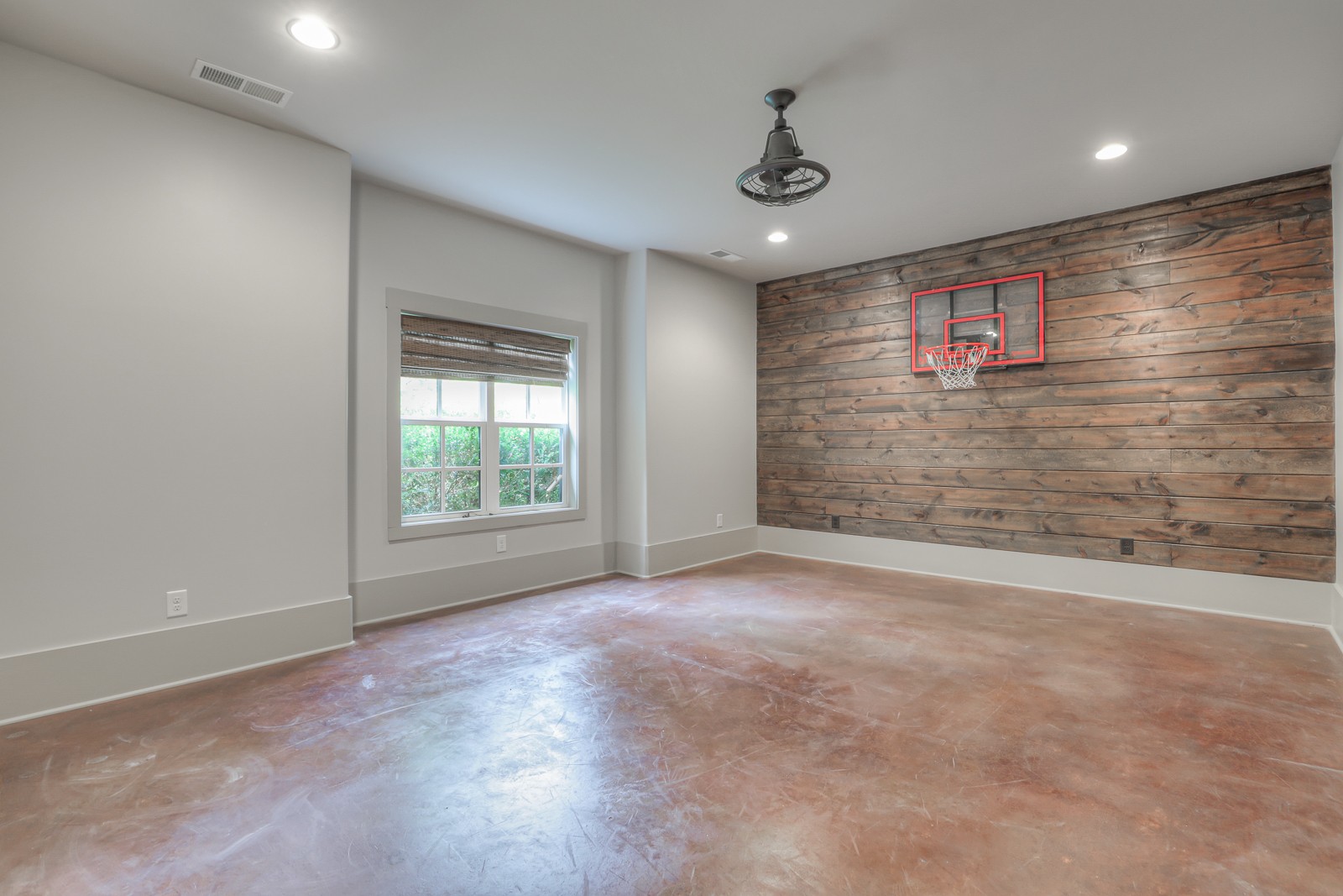 4554 Peytonsville Road Franklin, TN 37064 - Photo 23 of 29 en empty room with windows