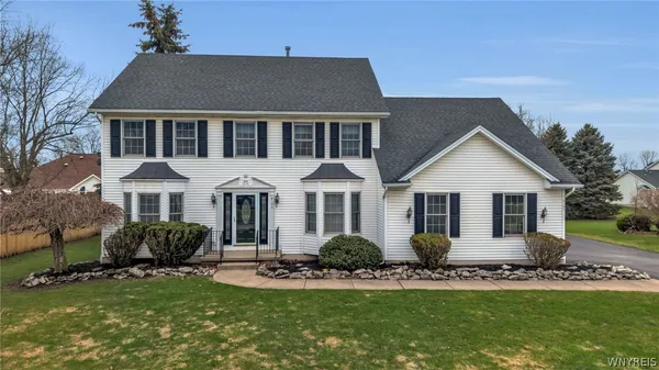 $615,000 | 4190 Thornwood Lane, Clarence, NY 14221