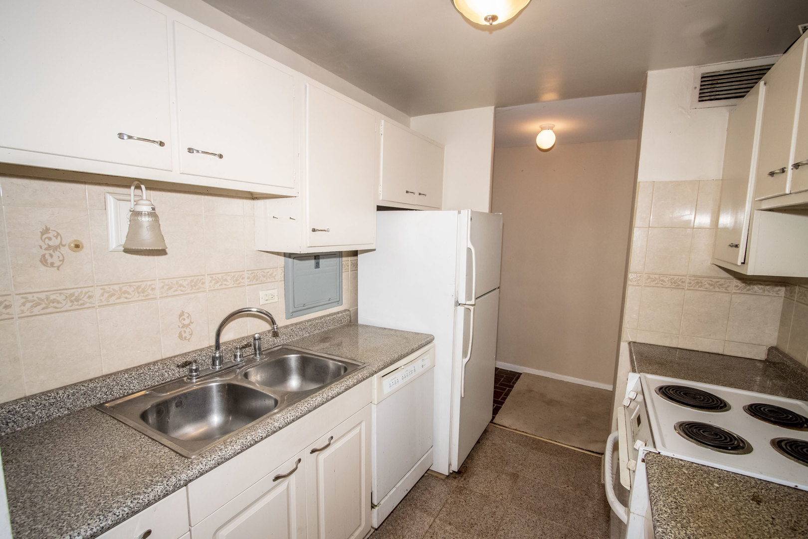 5740 North Sheridan Road, Unit 9D Chicago, IL 60660 - Photo 13 of 35 Gallery Image 13