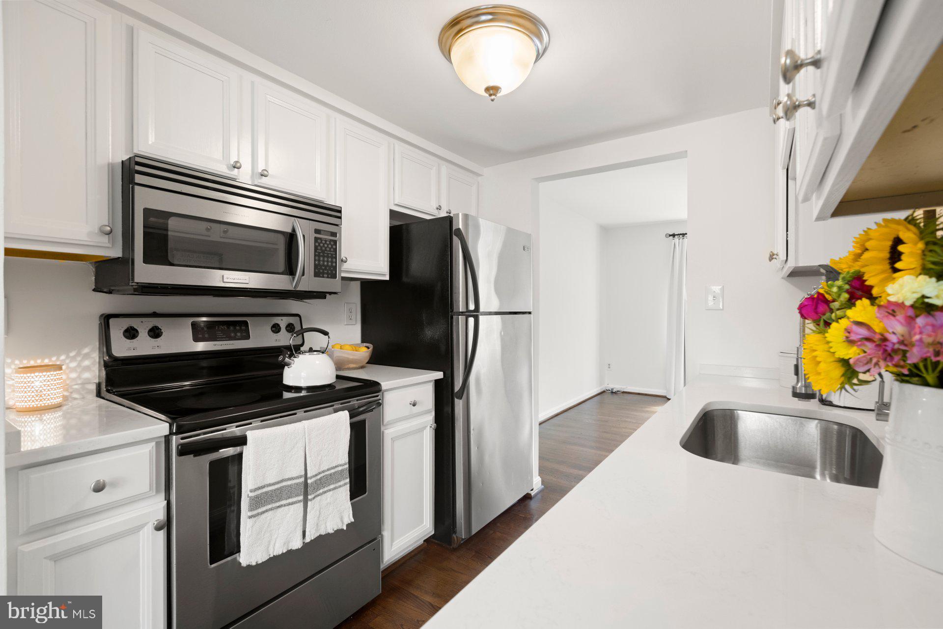 1720 Aberdeen Circle Crofton, MD 21114 - Photo 3 of 20 Renovated Kitchen
