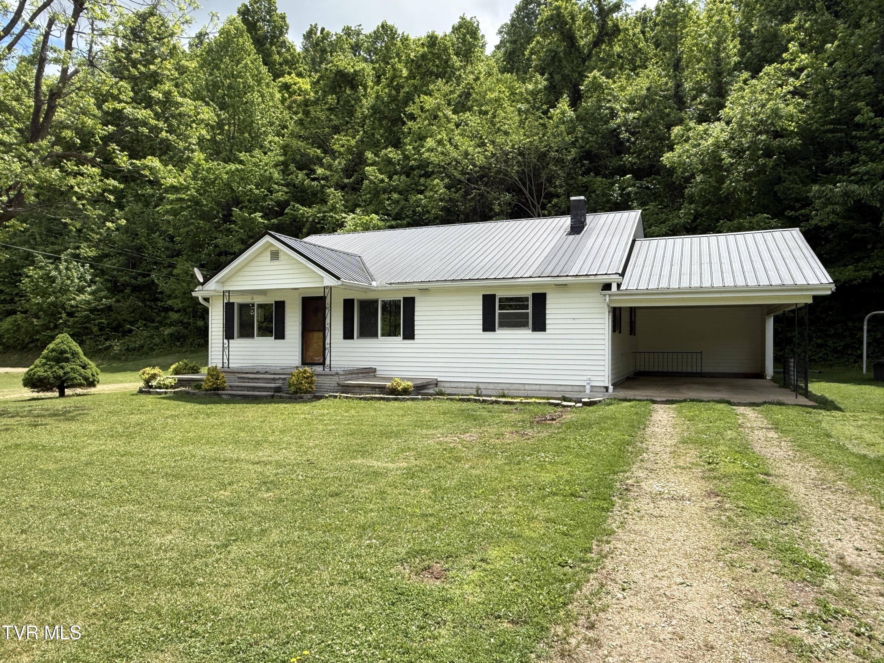 226 Little Cassi Creek Road Chuckey, TN 37641 - Photo 2 of 46 IMG_3487