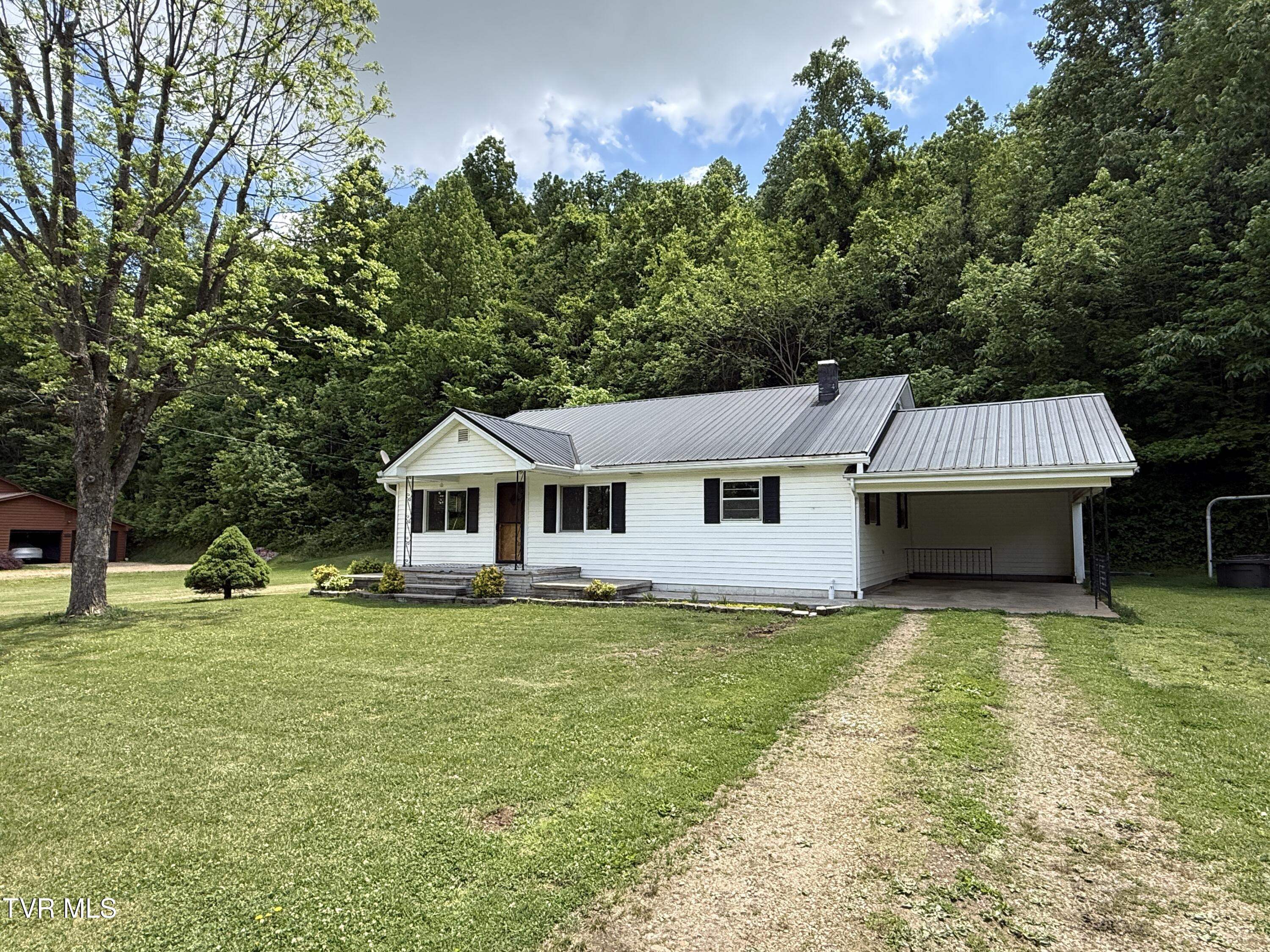 226 Little Cassi Creek Road Chuckey, TN 37641 - Photo 3 of 46 IMG_3499