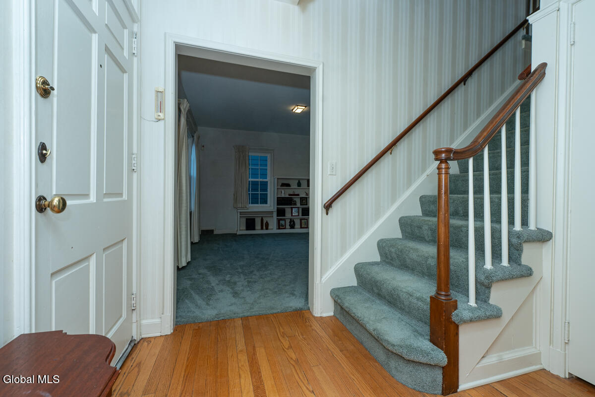 21 Douglas Road Bethlehem, NY 12054 - Photo 6 of 26 DSC_7881
