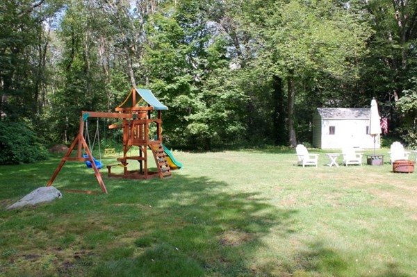 19 Foster Road Bedford, MA 01730 - Photo 24 of 25 Gallery Image 24