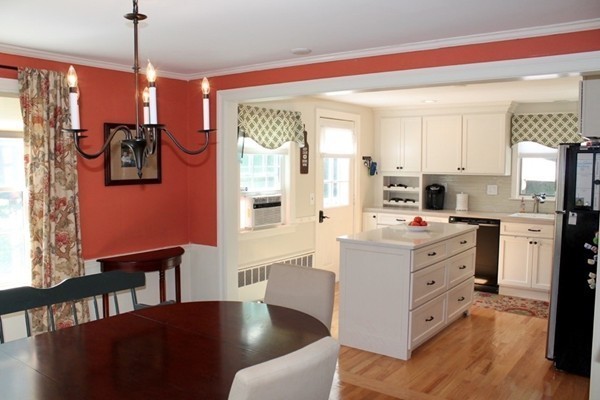 19 Foster Road Bedford, MA 01730 - Photo 5 of 25 Gallery Image 5