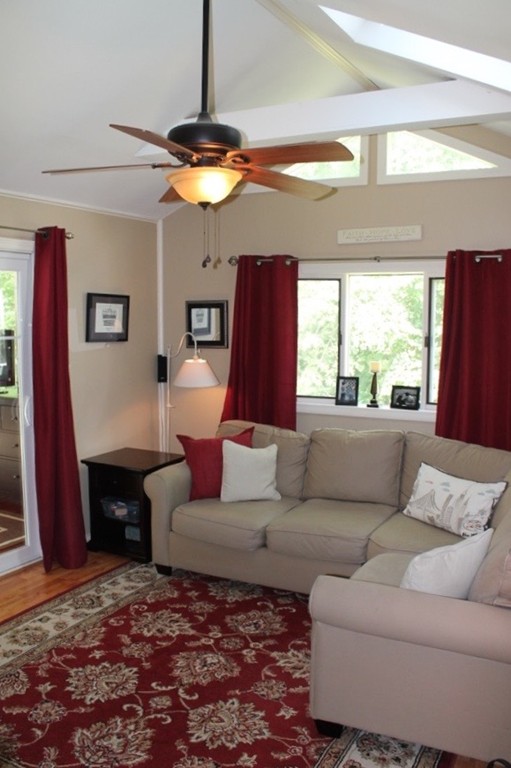 19 Foster Road Bedford, MA 01730 - Photo 9 of 25 Gallery Image 9