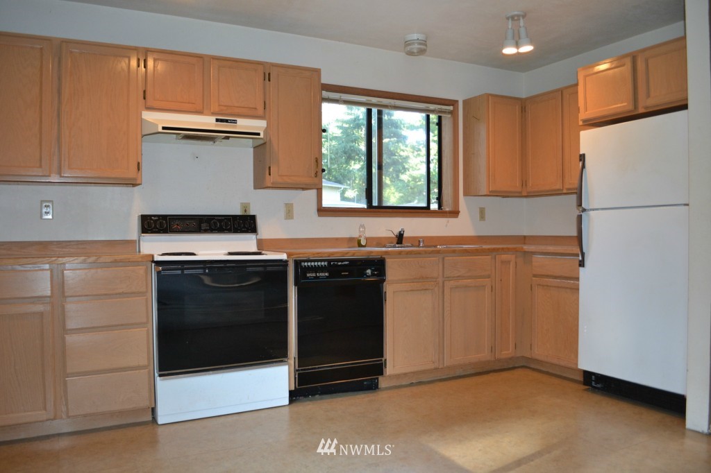 20902 Royal Anne Road Bothell, WA 98021 - Photo 2 of 9