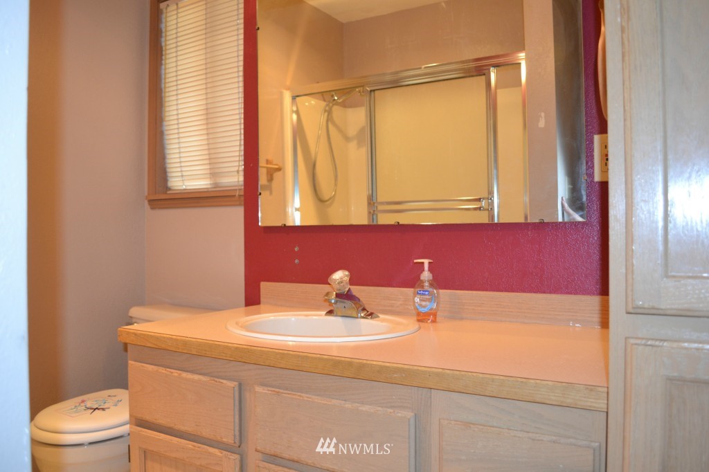 20902 Royal Anne Road Bothell, WA 98021 - Photo 5 of 9