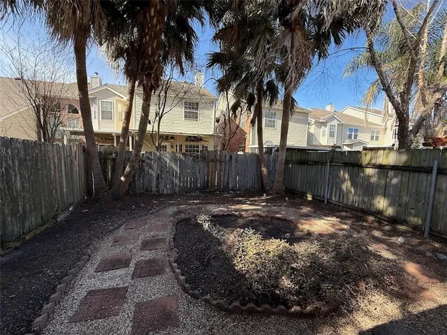 $289,000 | 22 Nouveau Lane East, Metairie, LA 70003