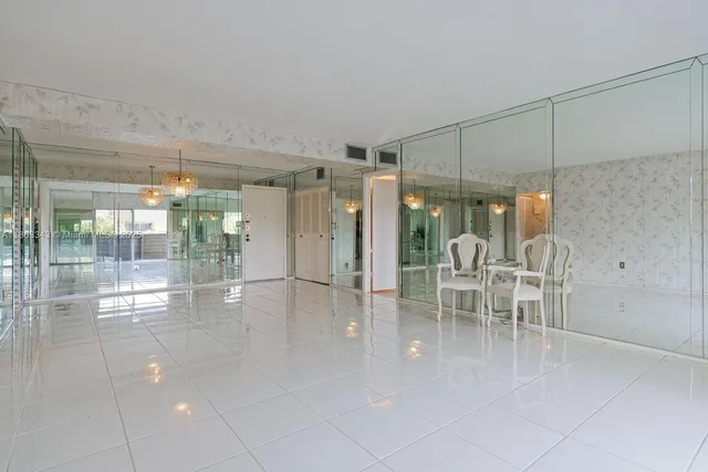 $275,000 | 8315 Southwest 72nd Avenue, Unit 308B, Miami, FL 33143