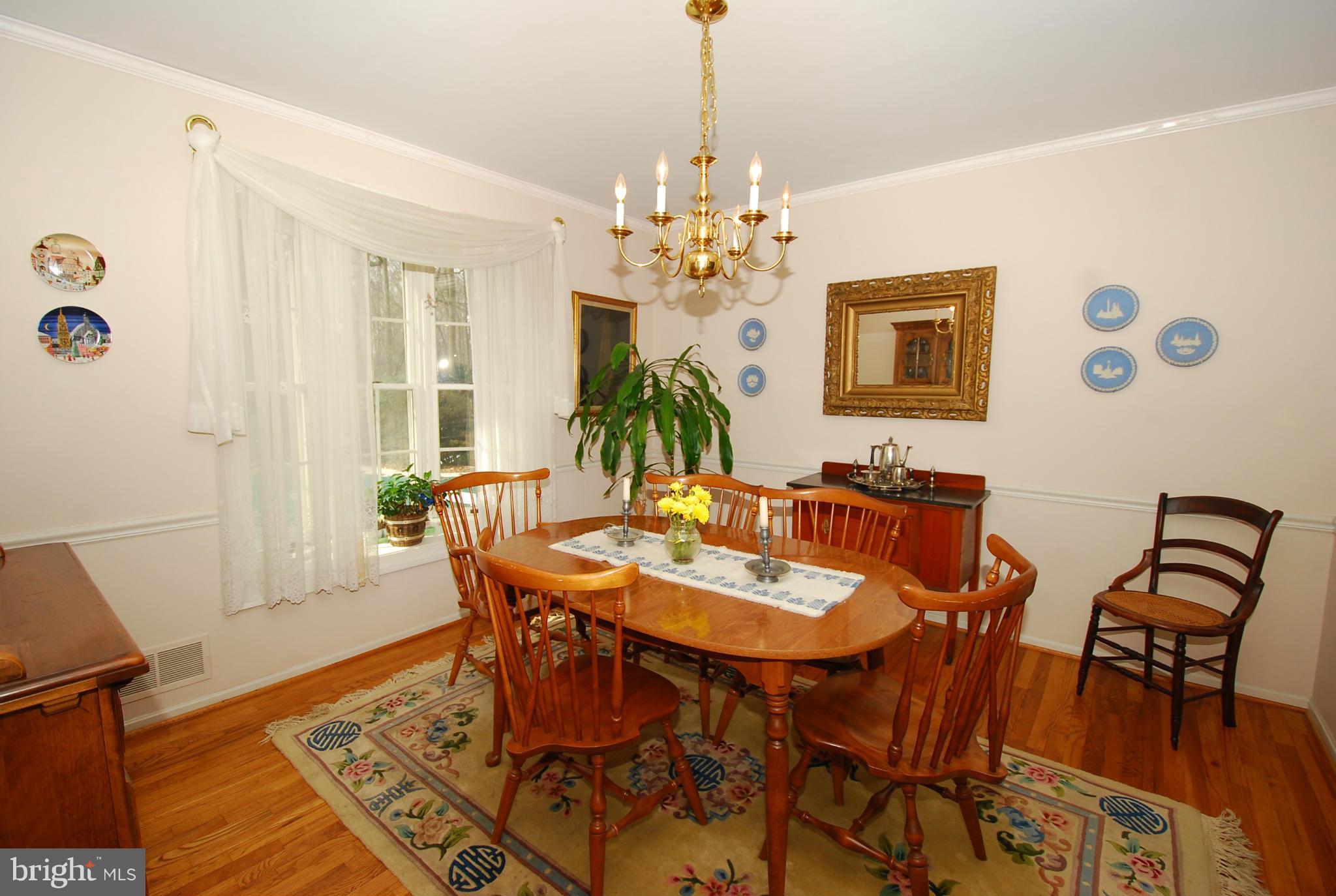 8008 Hilton Road Gaithersburg, MD 20882 - Photo 11 of 27 Dining Room
