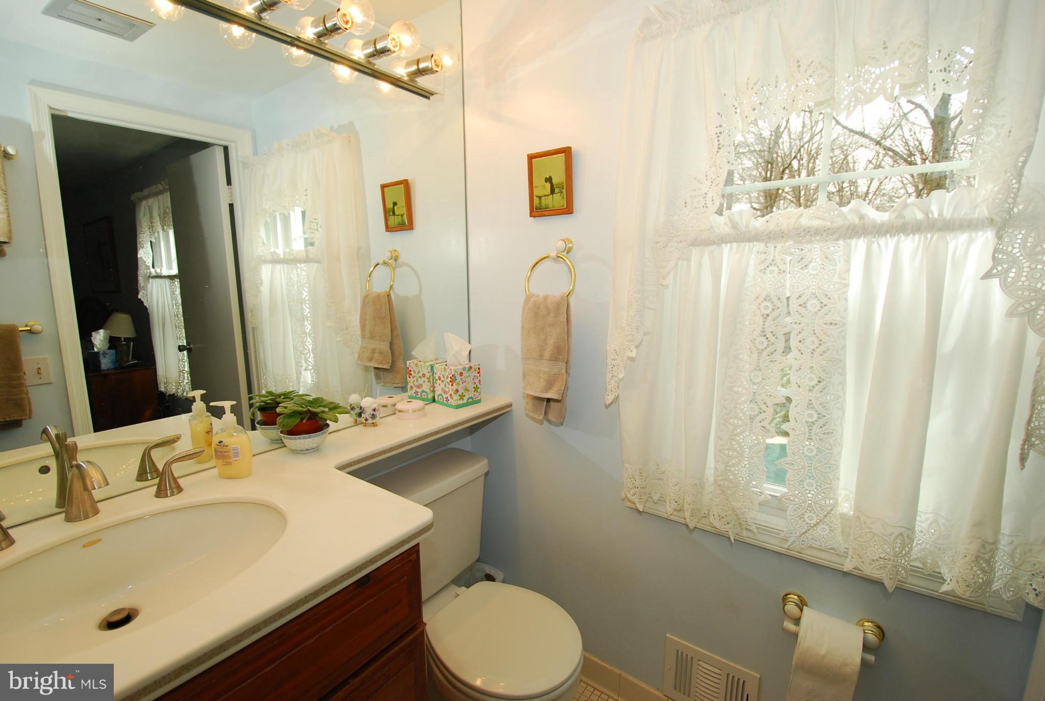 8008 Hilton Road Gaithersburg, MD 20882 - Photo 14 of 27 Bath (Master)
