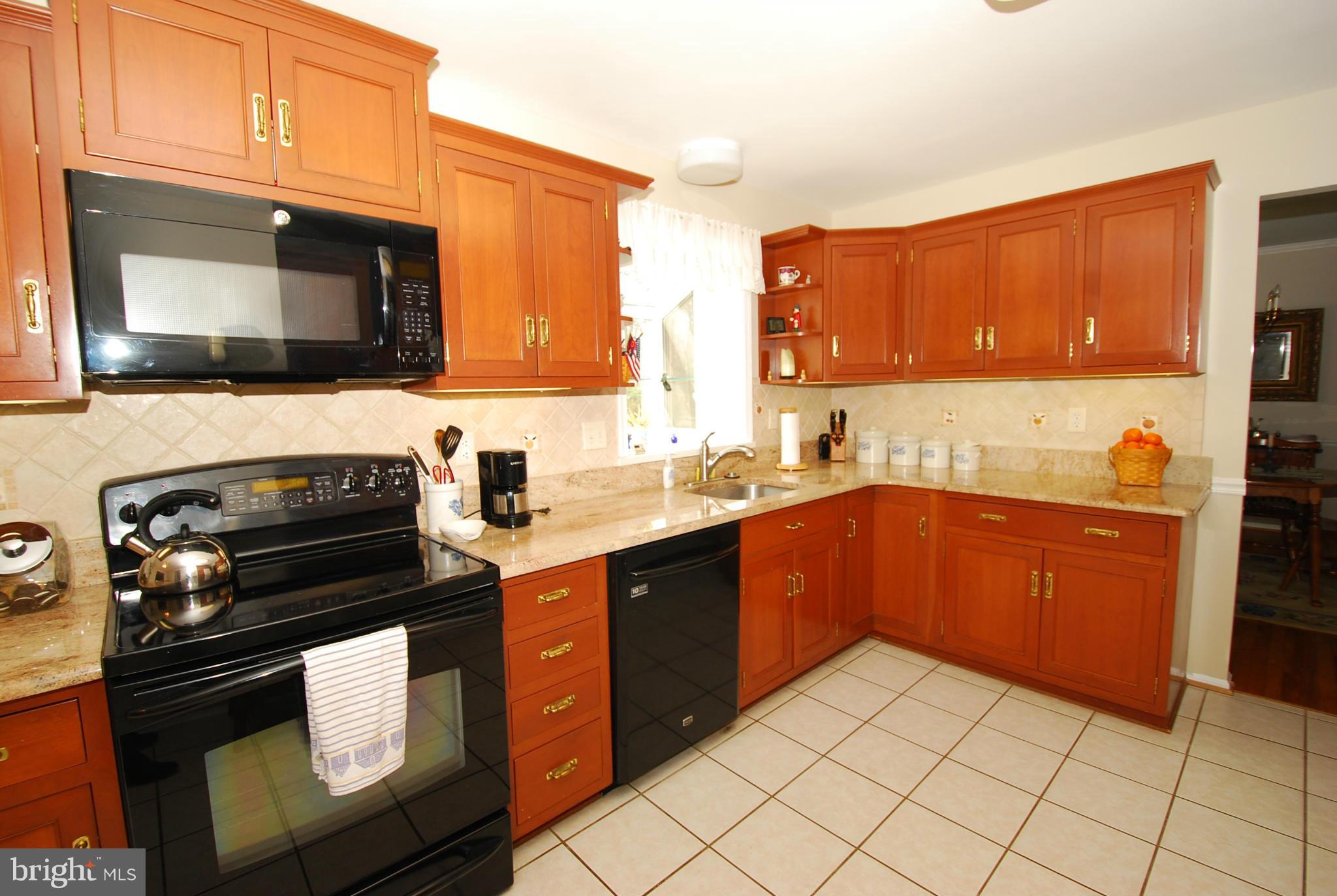 8008 Hilton Road Gaithersburg, MD 20882 - Photo 5 of 27 Kitchen