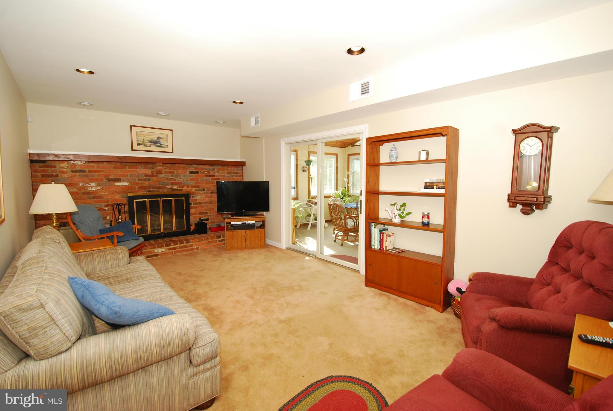 8008 Hilton Road Gaithersburg, MD 20882 - Photo 6 of 27 Family Room