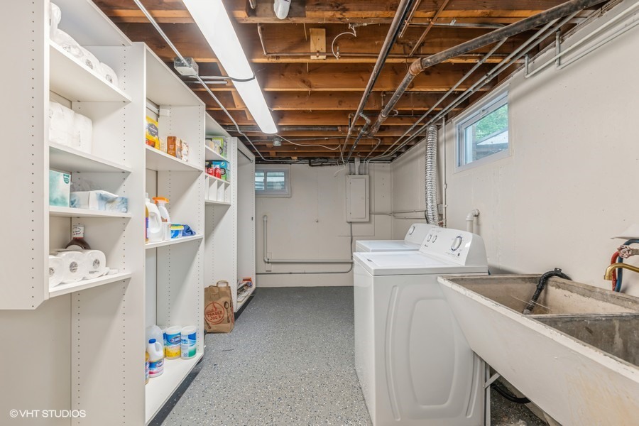 107 Ridge Road Highland Park, IL 60035 - Photo 13 of 20 a utility room with dryer and washer