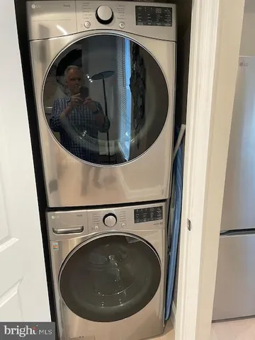 a close up view of washer and dryer