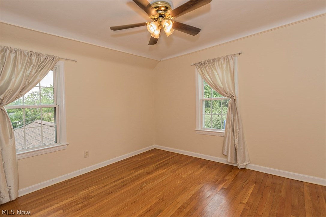 4042 Ellison Road Cleveland, OH 44121 - Photo 18 of 33