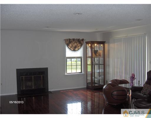63 Rice Run East Brunswick, NJ 08816 - Photo 5 of 15 Gallery Image 5