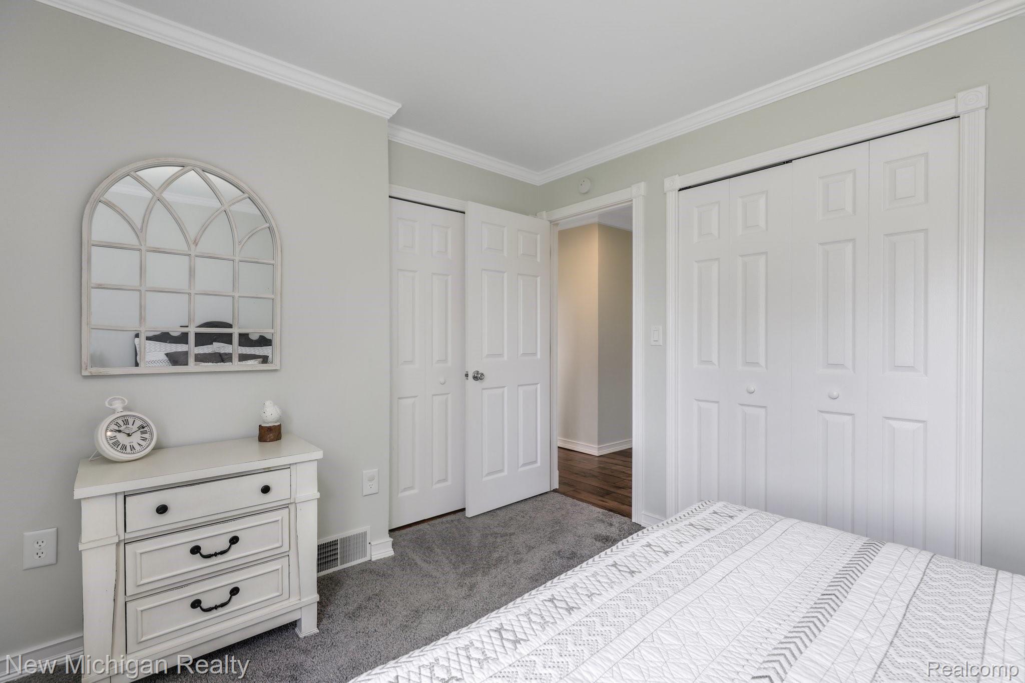 3589 North Mill Road Dryden, MI 48428 - Photo 20 of 42 Dual Closets