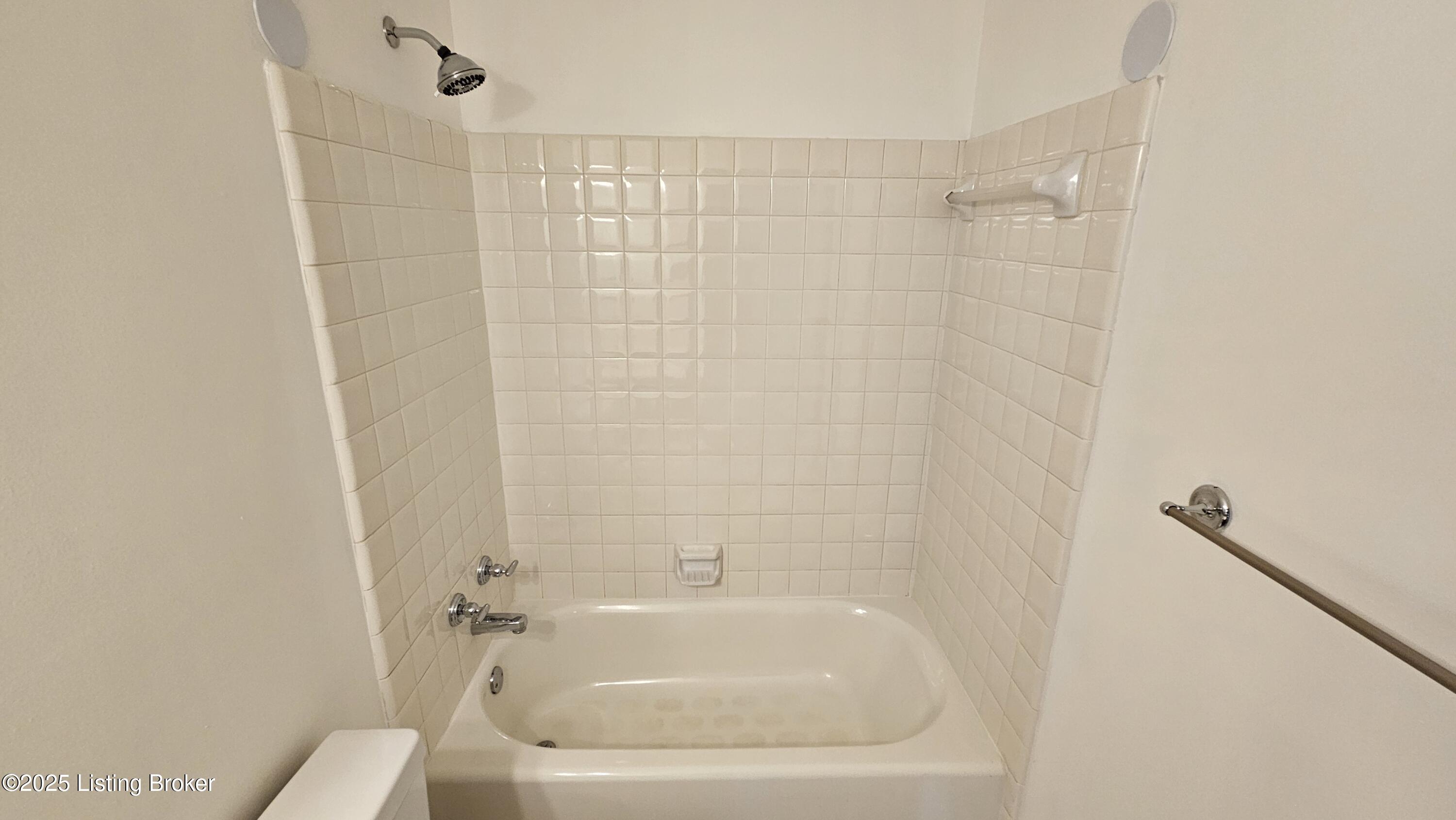 8113 Rome Beauty Way Louisville, KY 40228 - Photo 55 of 103 Full Bath