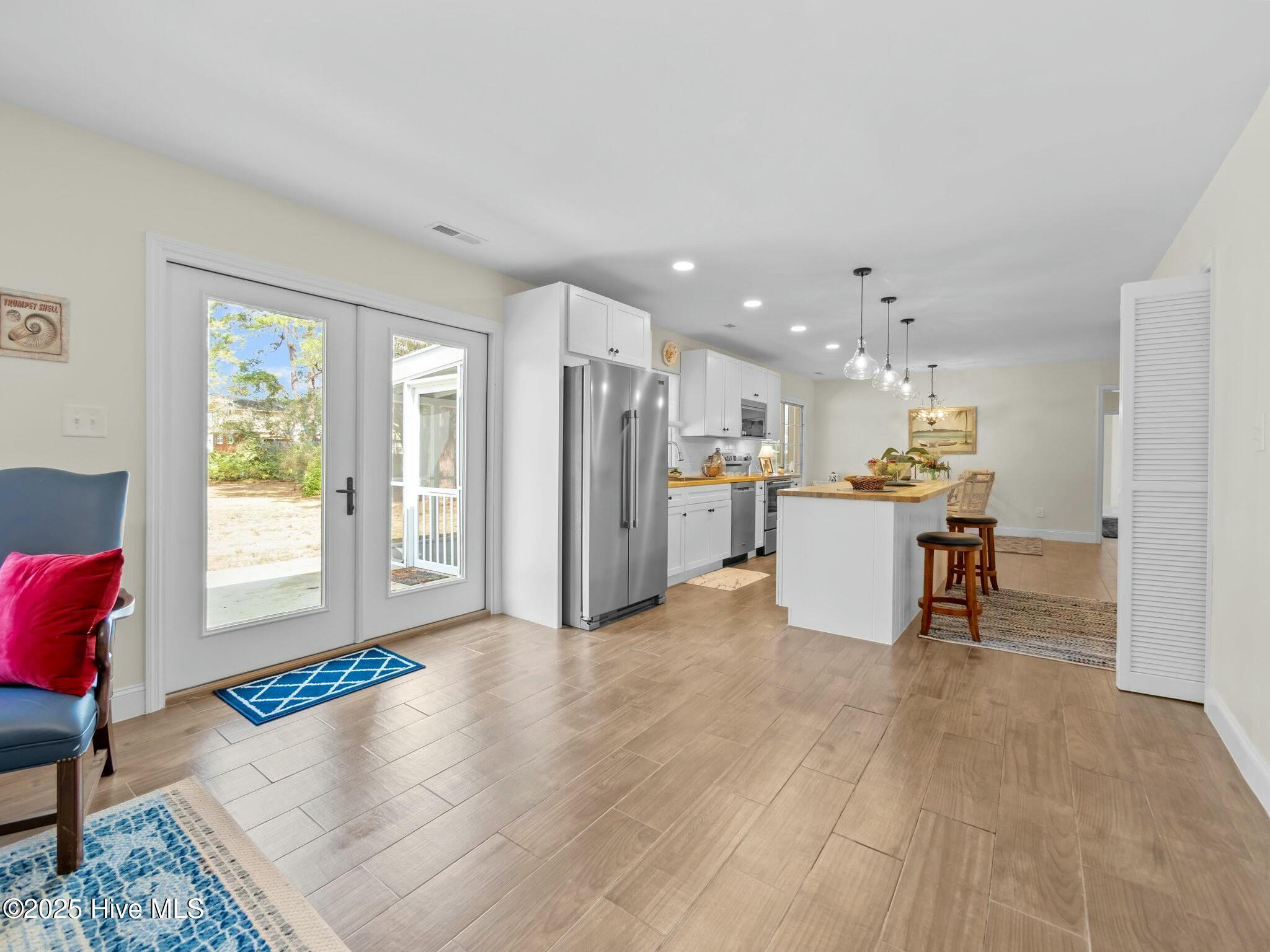 4112 Country Club Road Morehead City, NC 28557 - Photo 20 of 53 Den to Kitchen