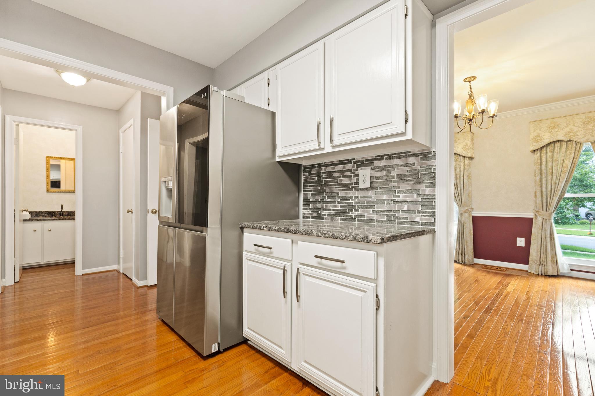 14505 Sandy Ridge Road Silver Spring, MD 20905 - Photo 17 of 46 Tiled Backsplash