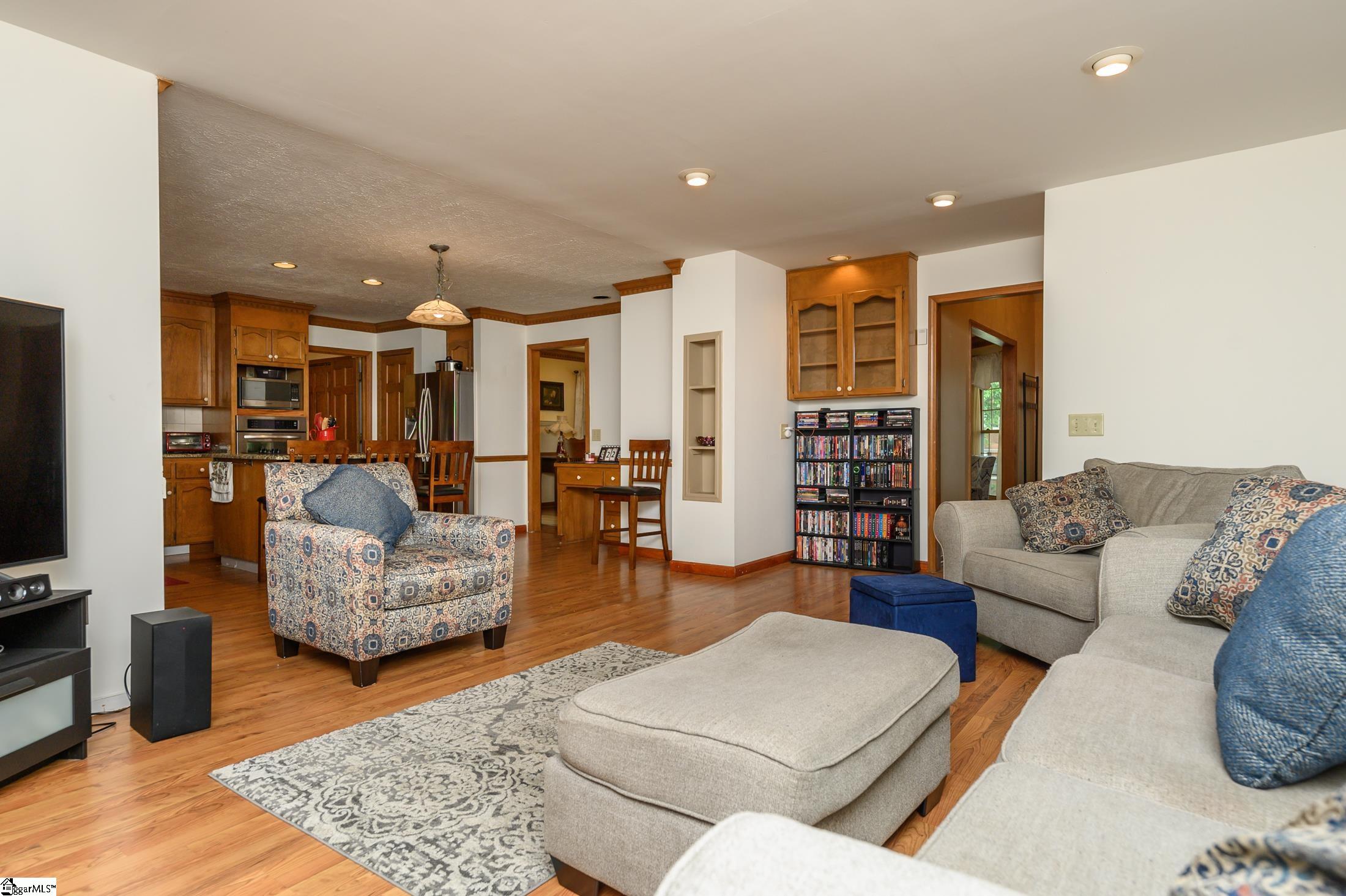 9 Middlecreek Way Greenville, SC 29607 - Photo 13 of 28 Gallery Image 13