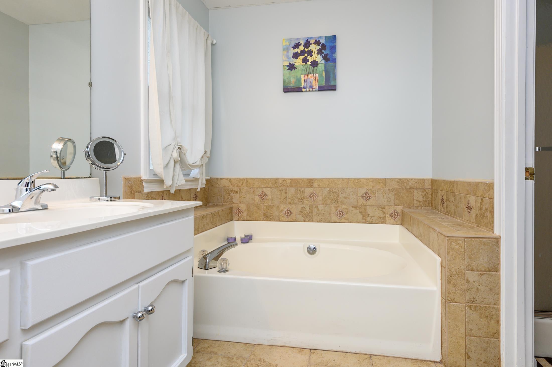 9 Middlecreek Way Greenville, SC 29607 - Photo 19 of 28 Gallery Image 19