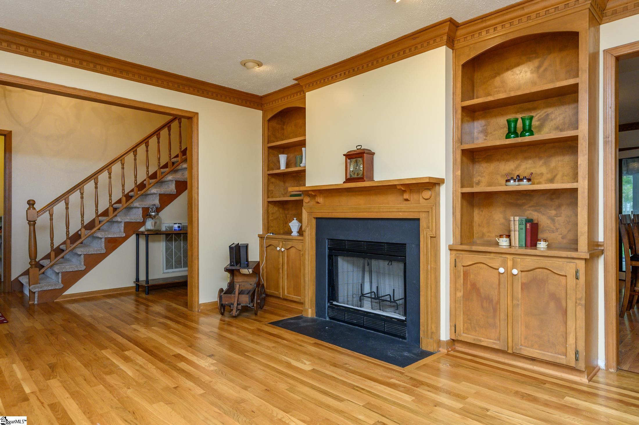 9 Middlecreek Way Greenville, SC 29607 - Photo 7 of 28 Gallery Image 7