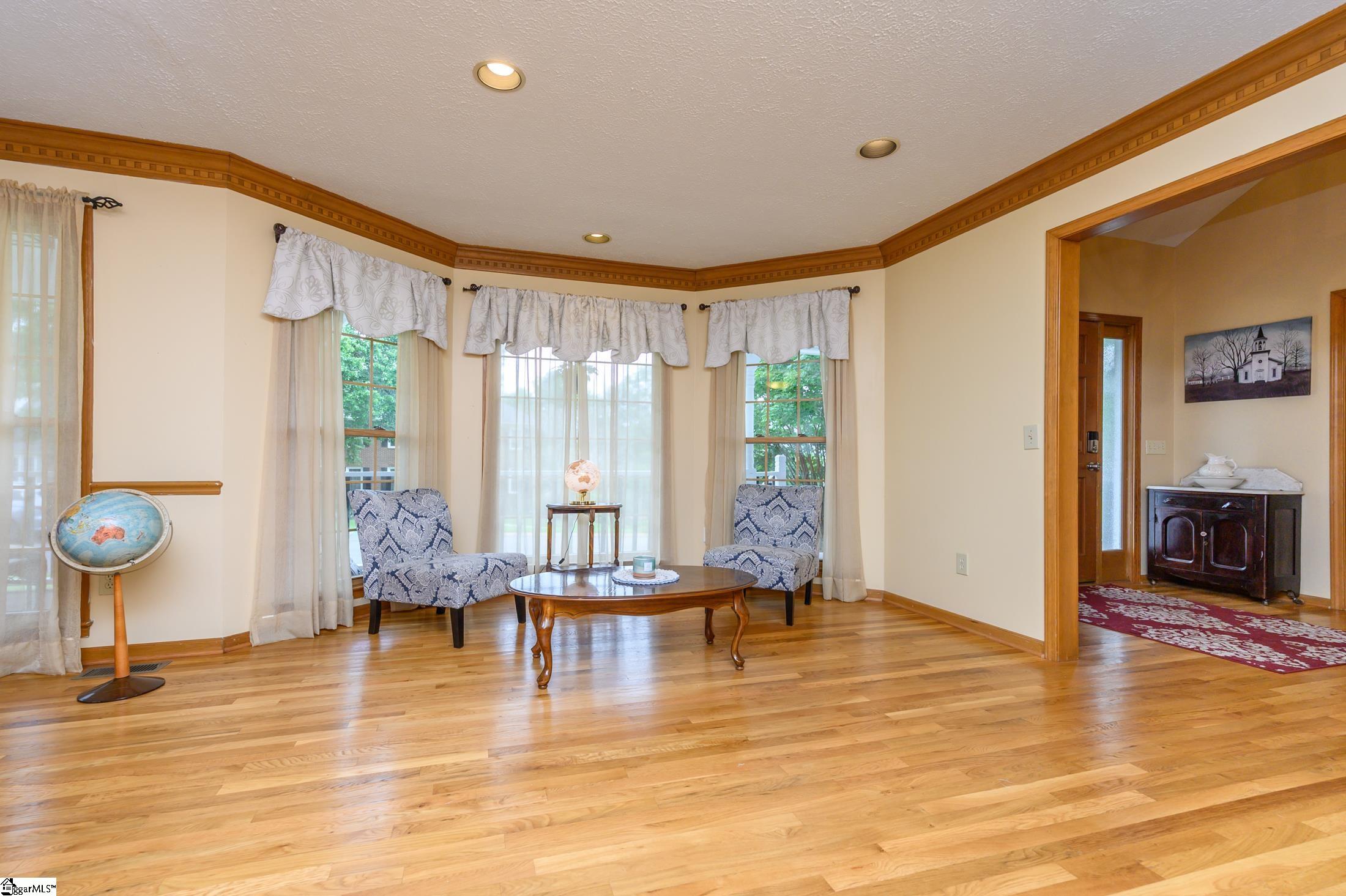 9 Middlecreek Way Greenville, SC 29607 - Photo 9 of 28 Gallery Image 9