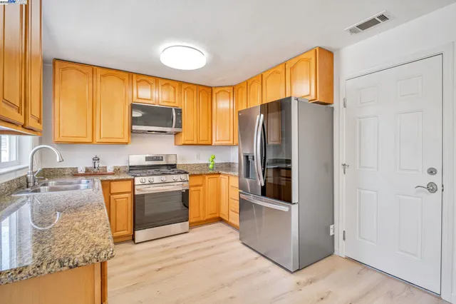 $850,000 | 15049 Kesterson Street, San Leandro, CA 94579